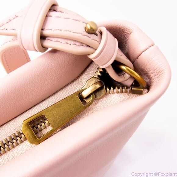 J. Crew Oslo soft leather bucket bag. Ideal for your iPad or bottle water - Picture 11 of 16
